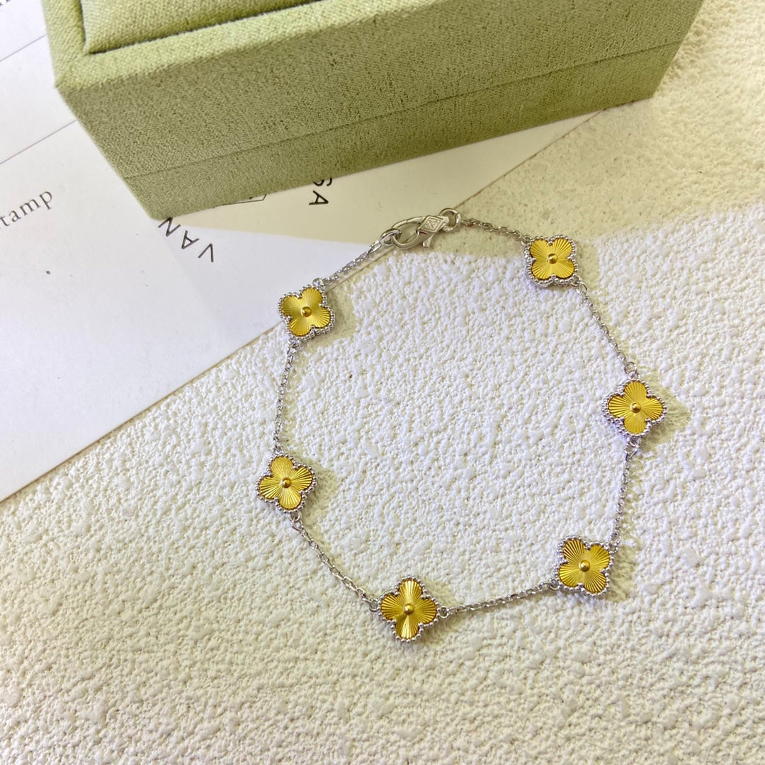 X5Q85VA271X Popular Necklaces. Bracelets. Earrings