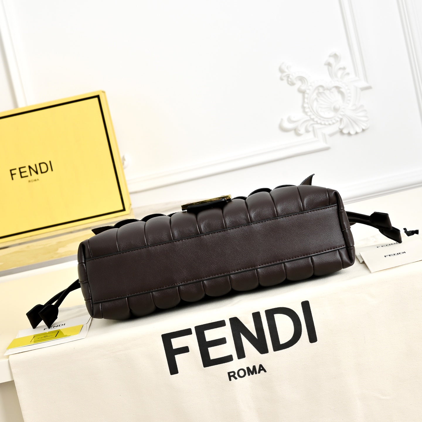 B1P36F106 Popular leather bag