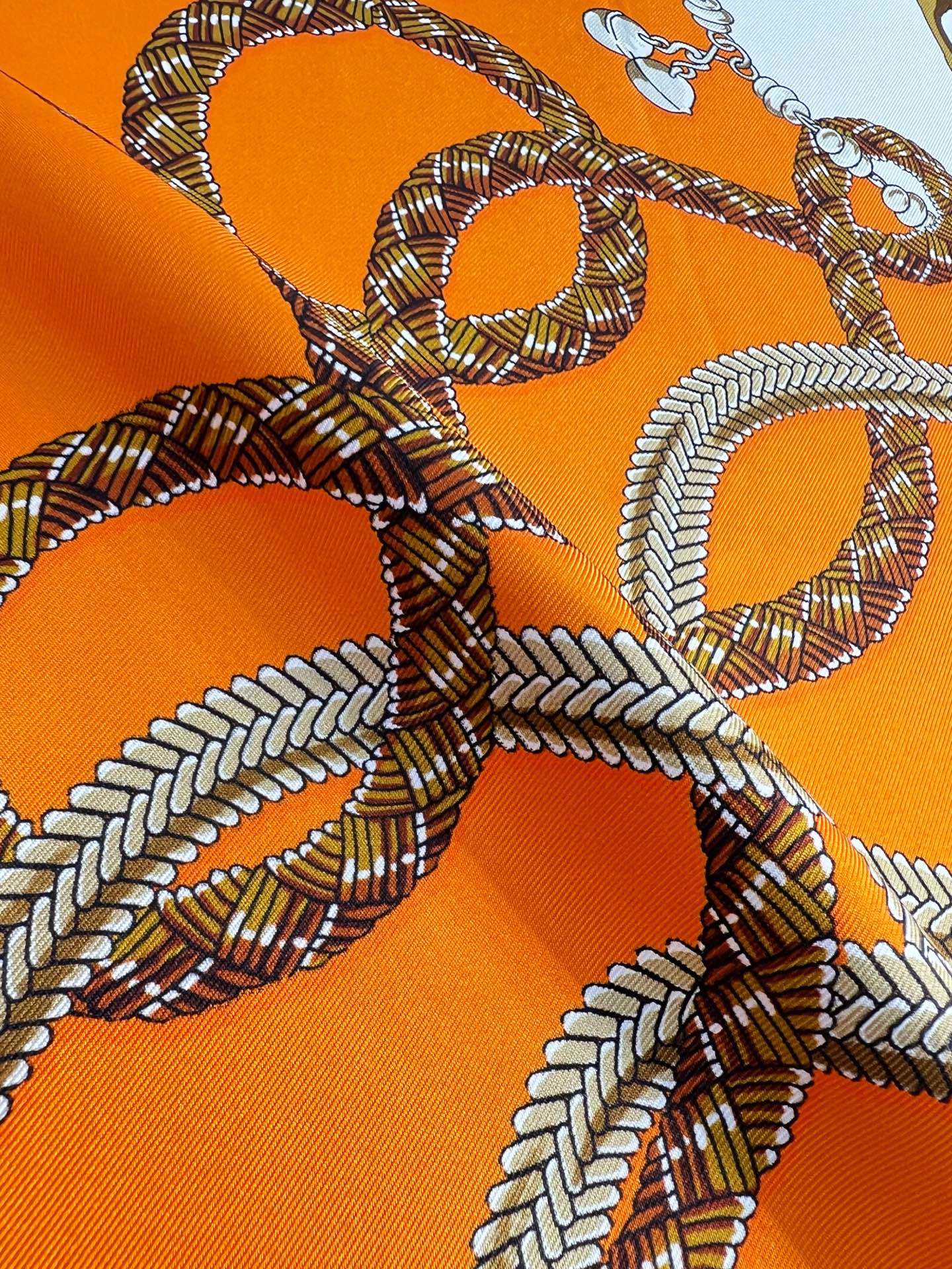 W1N46H37 Popular Silk Scarve