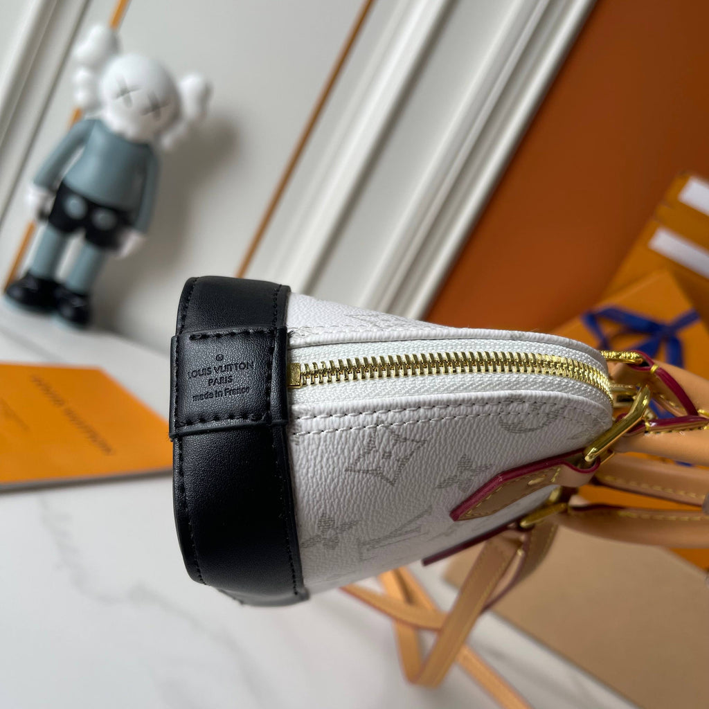 B1P46E101 Popular leather bag