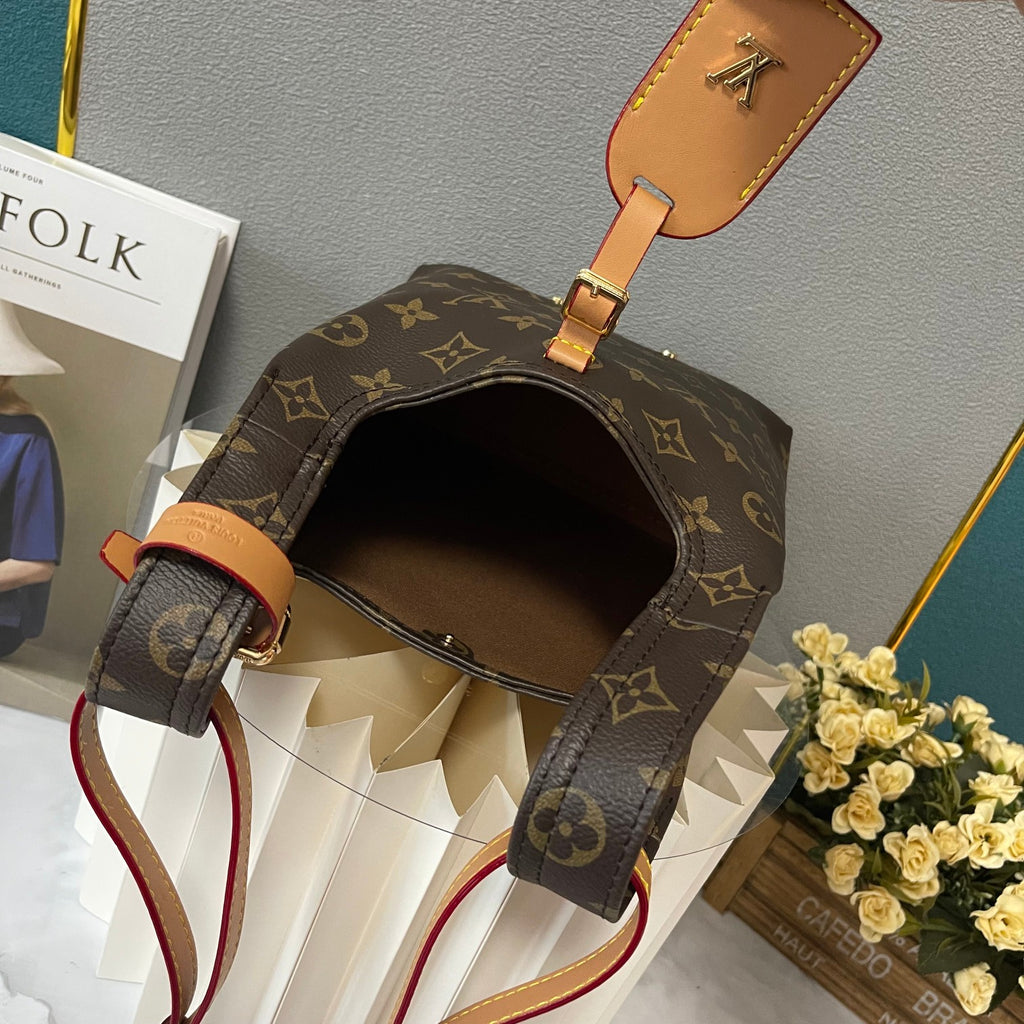 B1X34E274 Popular   leather bag 