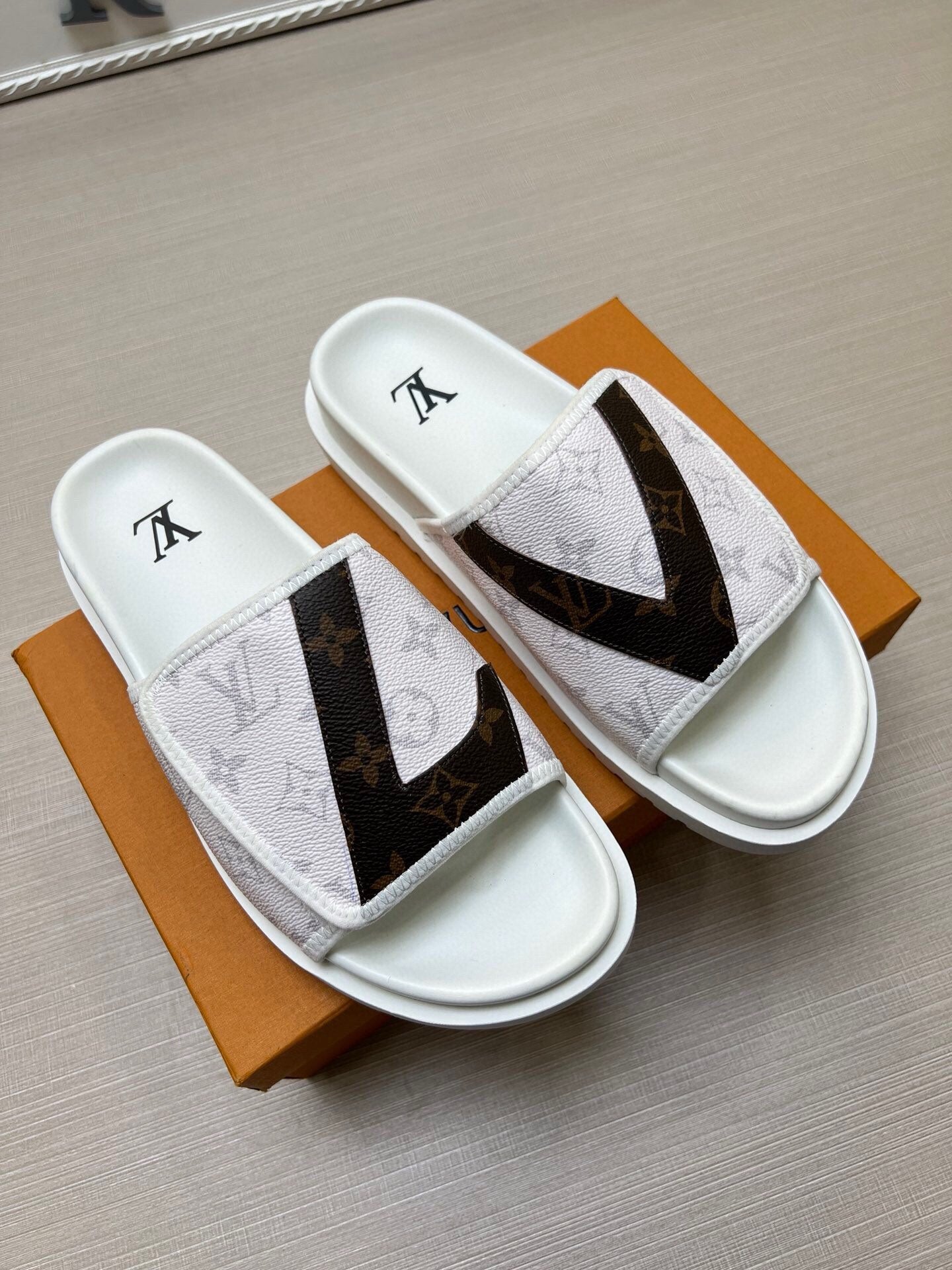 Z5WE251 Popular Slippers