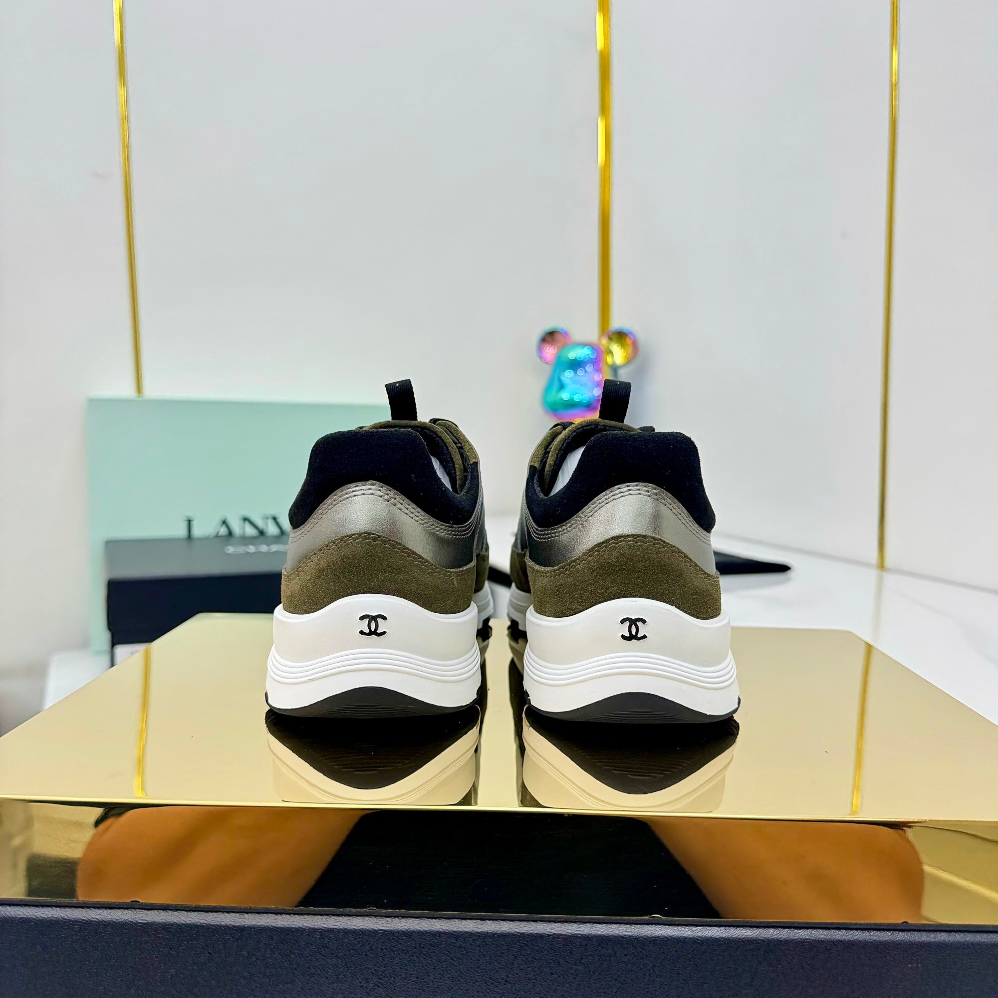 Z2R85C7  Popular high quality shoes