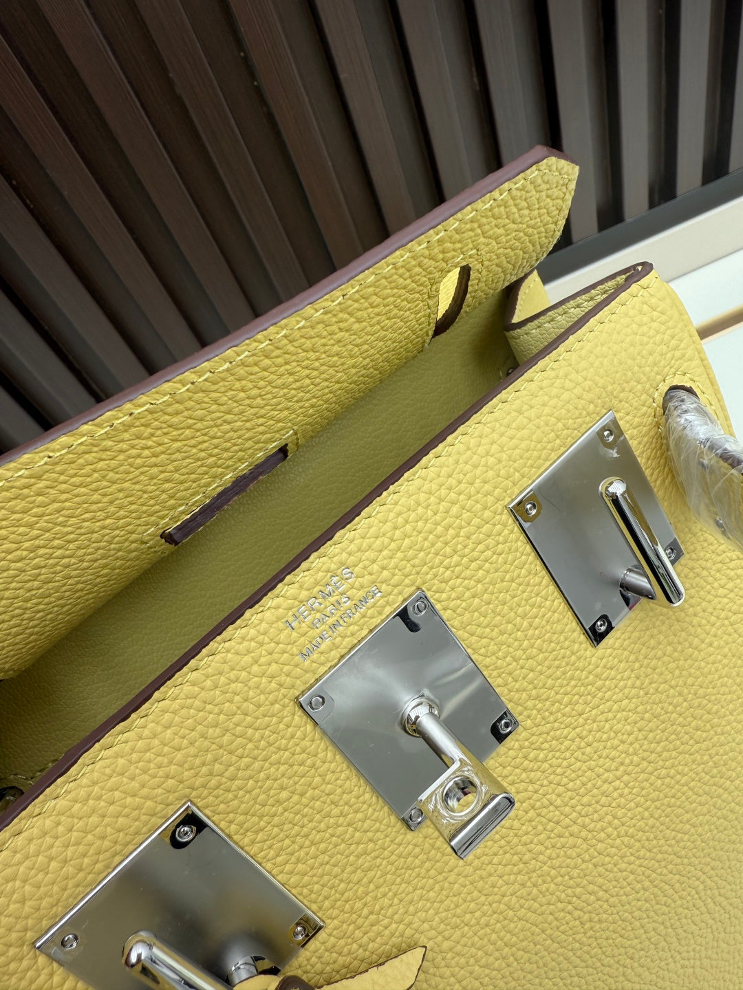 B1P36H46 Popular leather bag