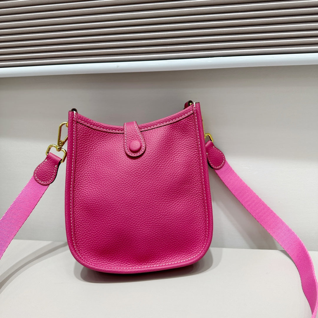 B1N46H5 Popular leather bag
