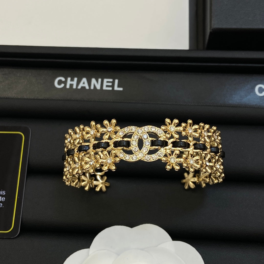 X1Q85C32K  Popular Bracelets