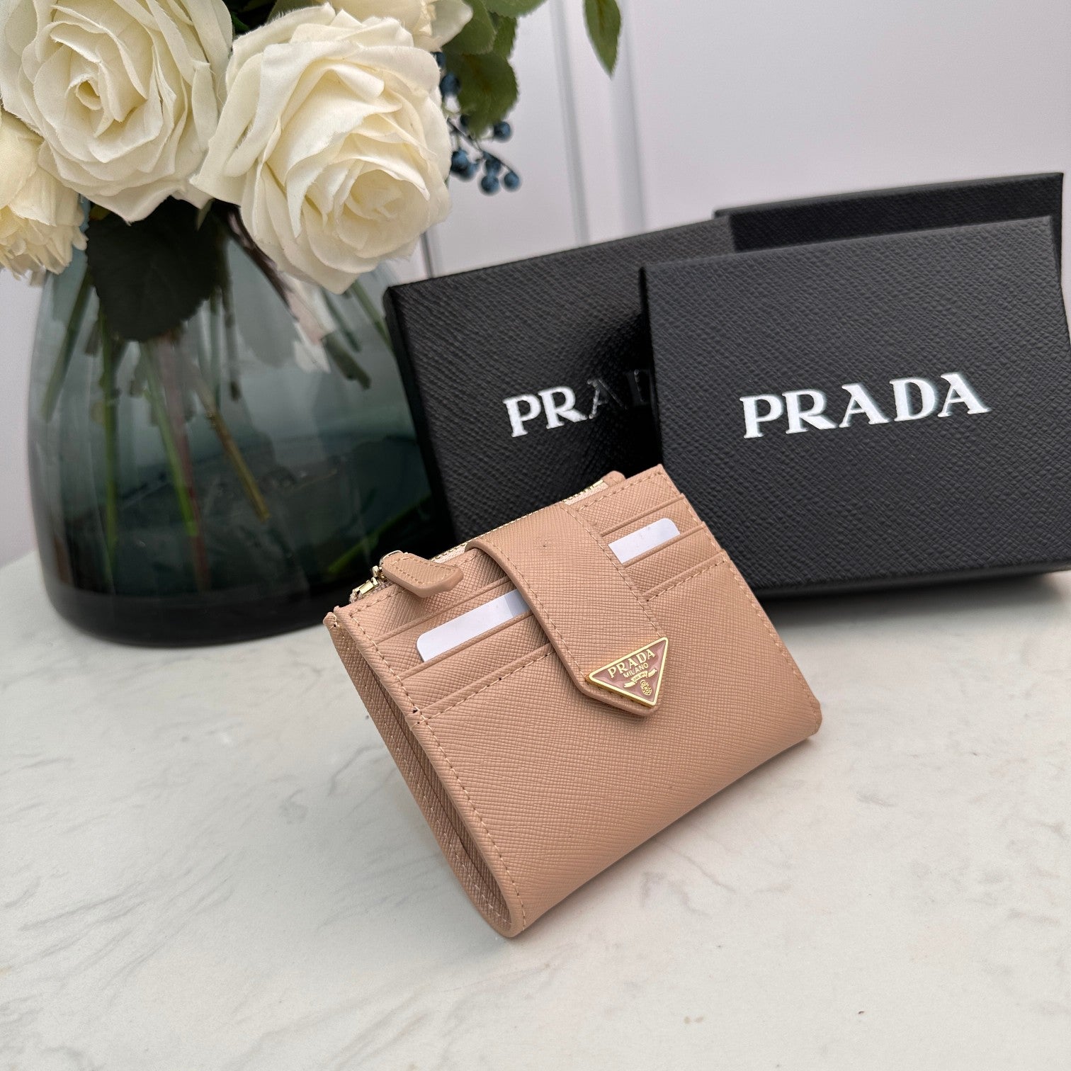 B1P36P1 Popular card holder