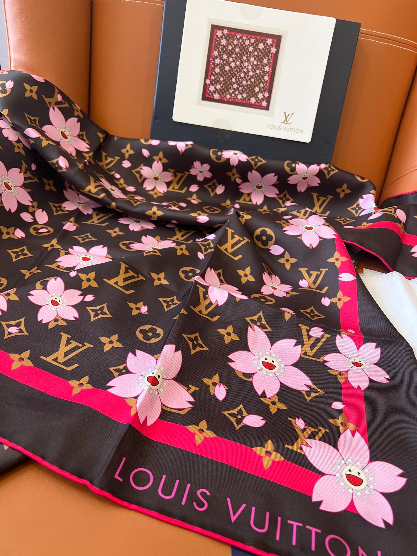 W1N55E62 Popular Silk Scarve