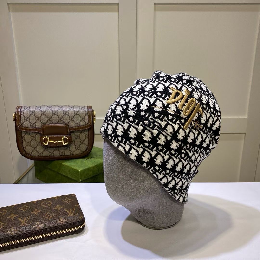 M1R86D70 Popular hats