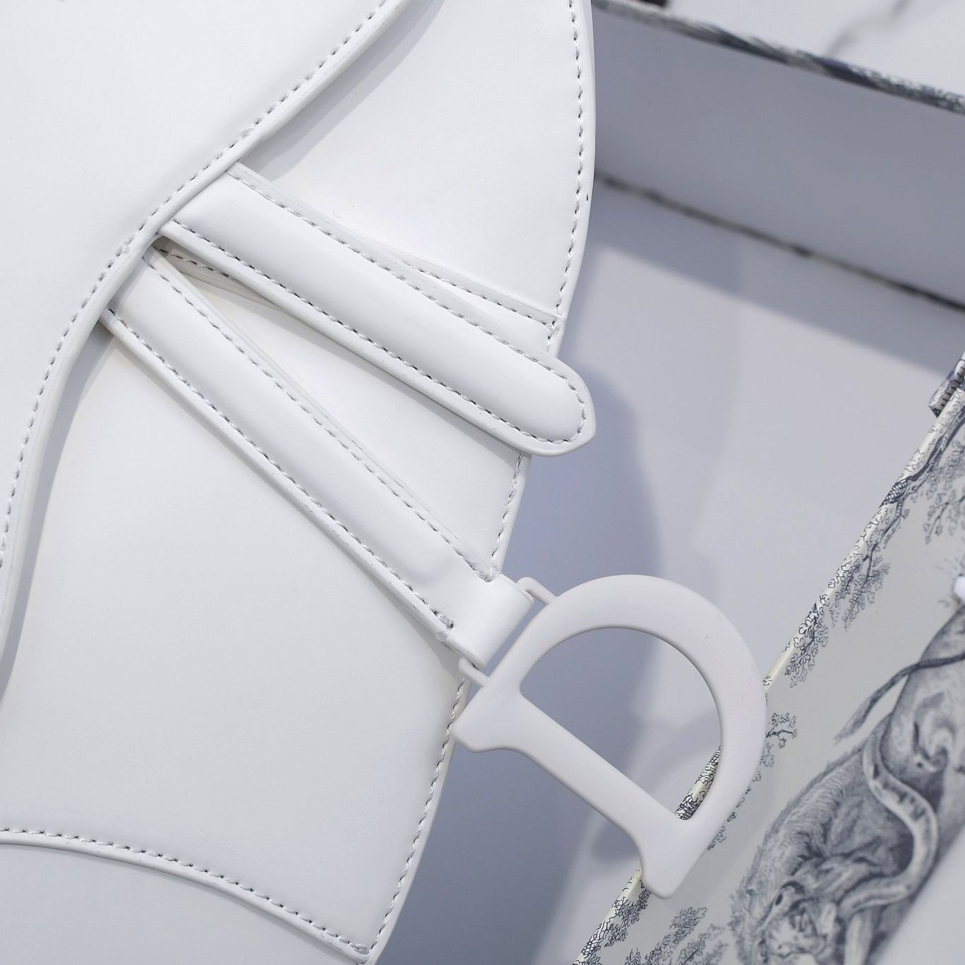 B5X111D10 Popular   leather bag 