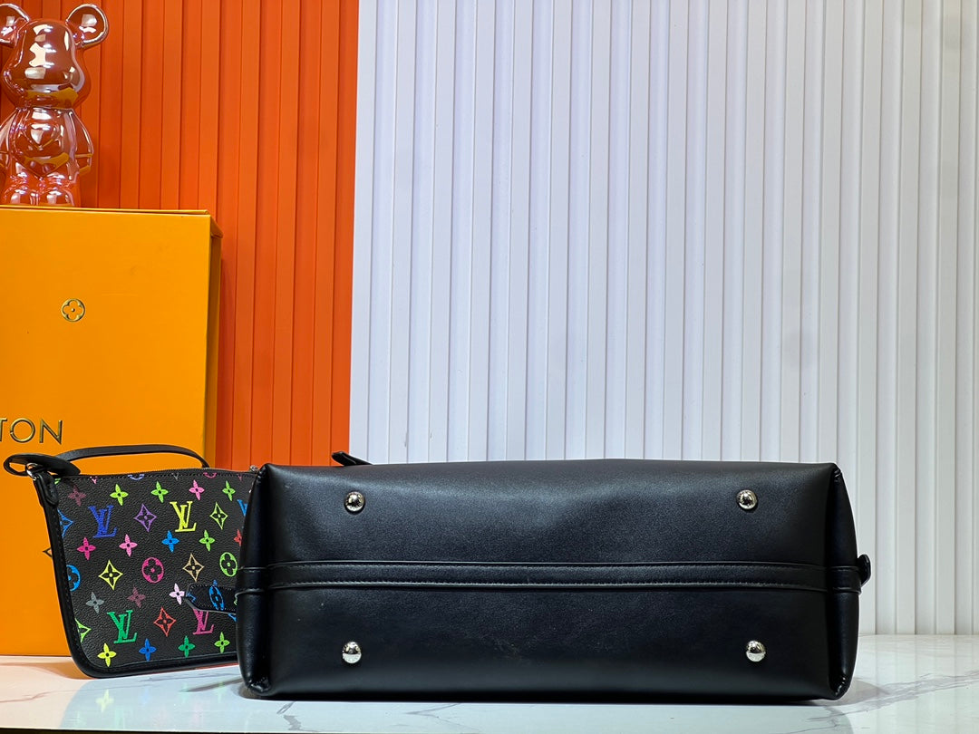 B1W35E95 Popular leather bag
