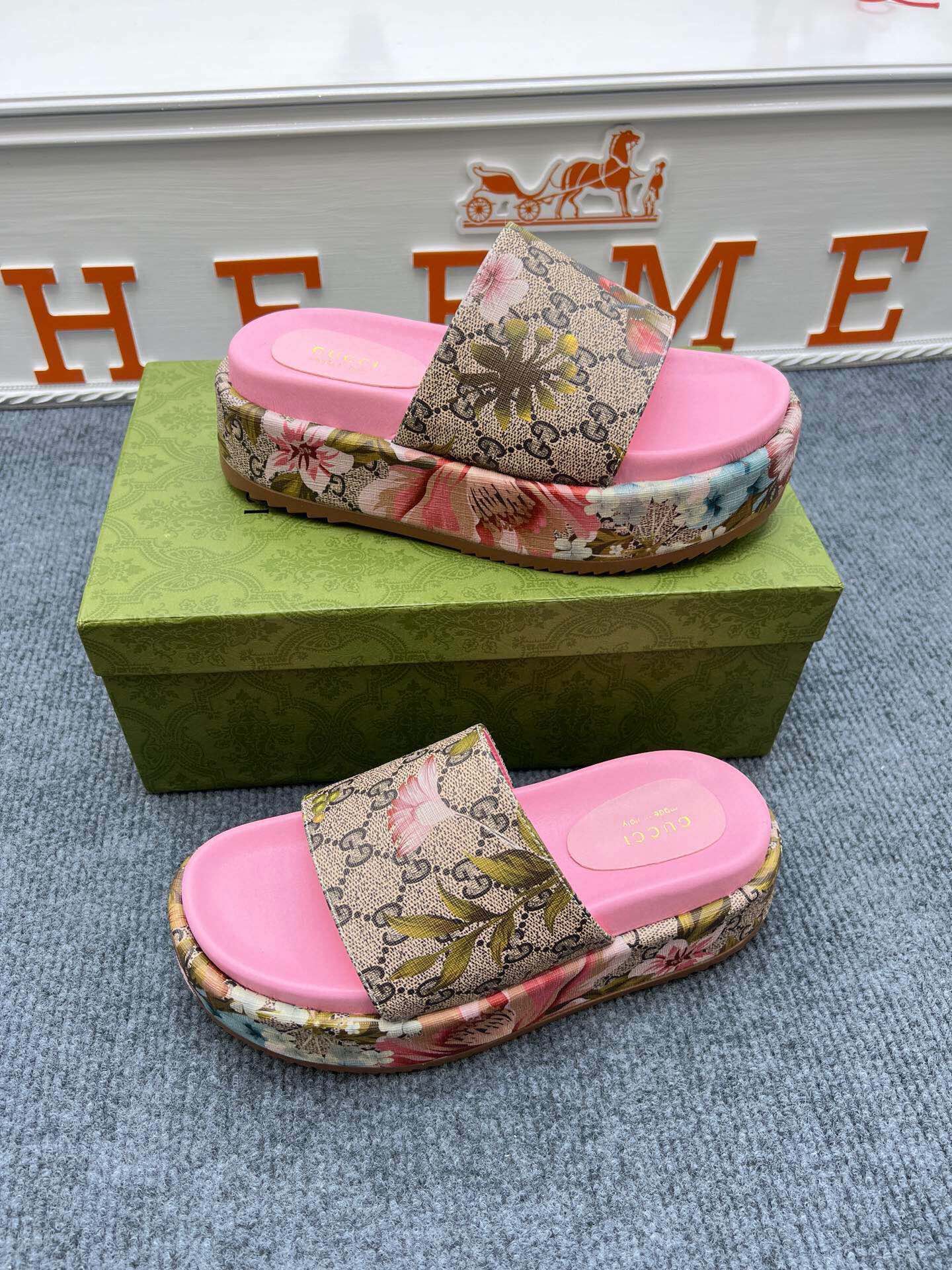 Z5ZB122 Popular slippers  Sole thickness 5.5cm