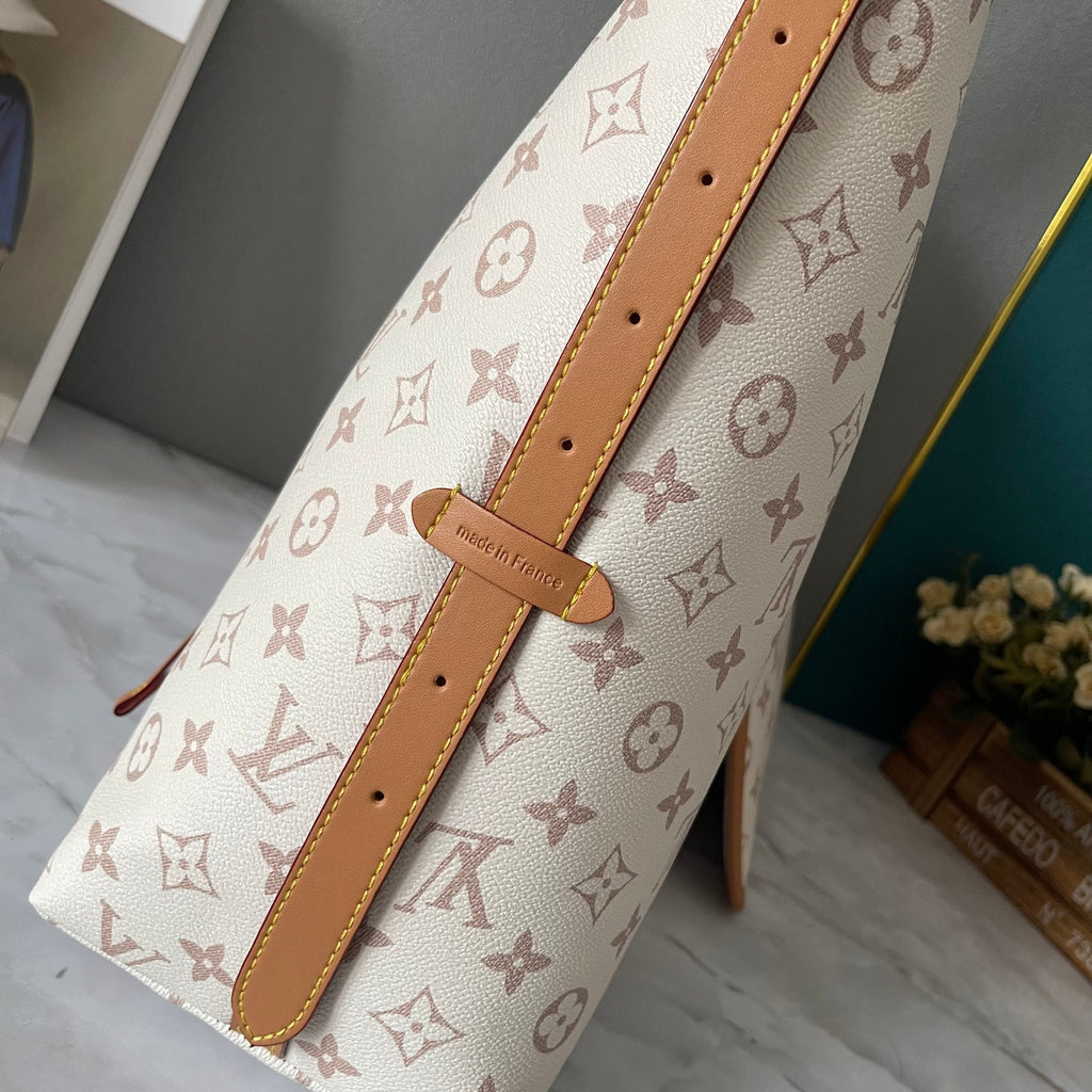 B12X34E277 Popular  leather bag 