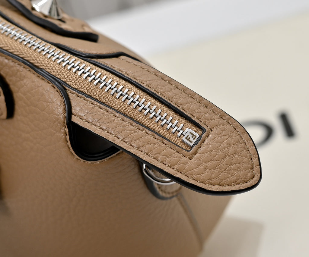 B1W35F109 Popular  leather bag