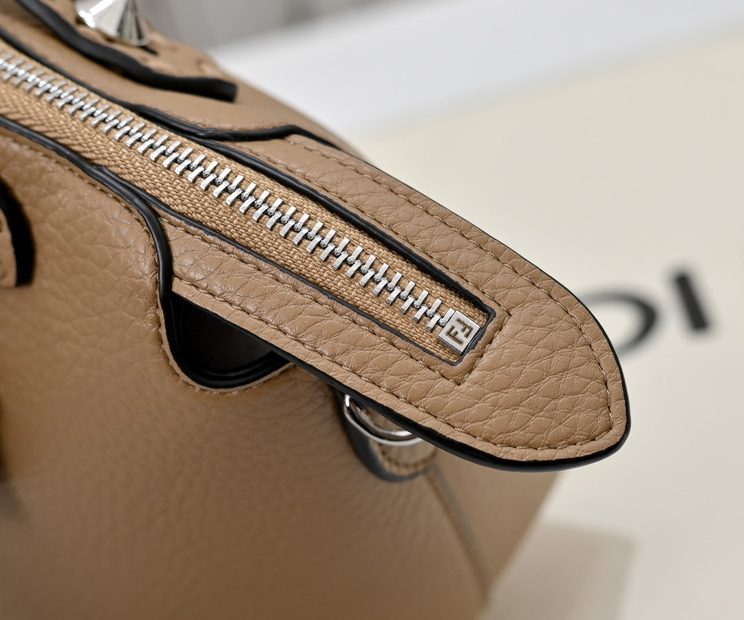 B1W35F109 Popular  leather bag