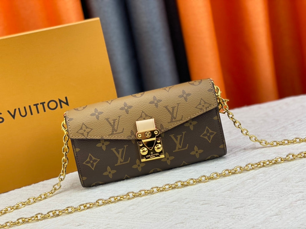 B1X43E32 Popular  leather bag 