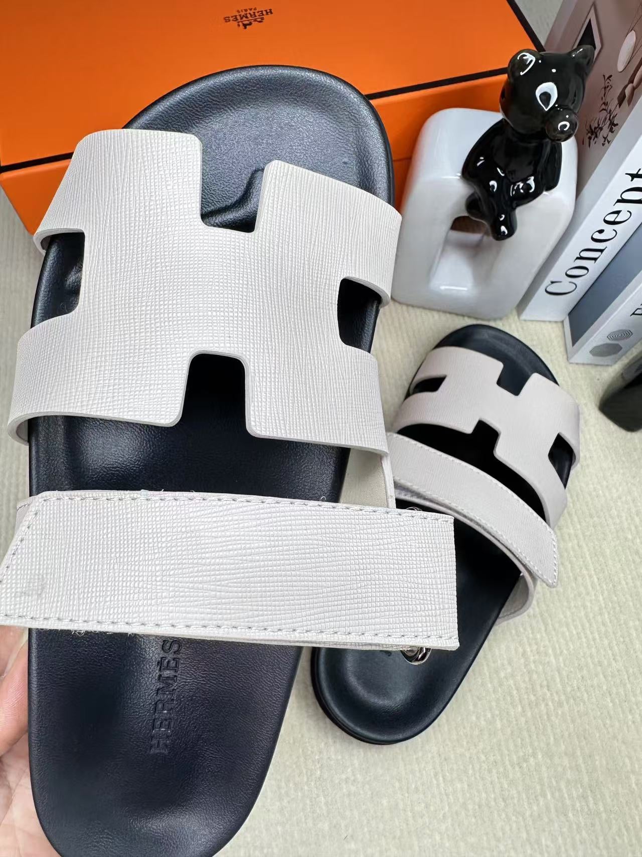 Z2Q55H28 Popular leather shoes