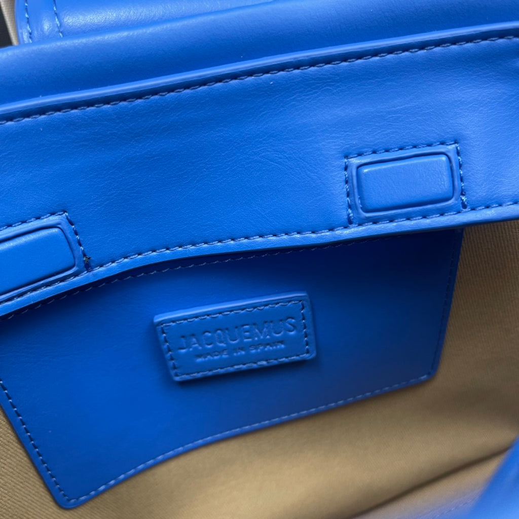 B1P36A25 Popular leather bag
