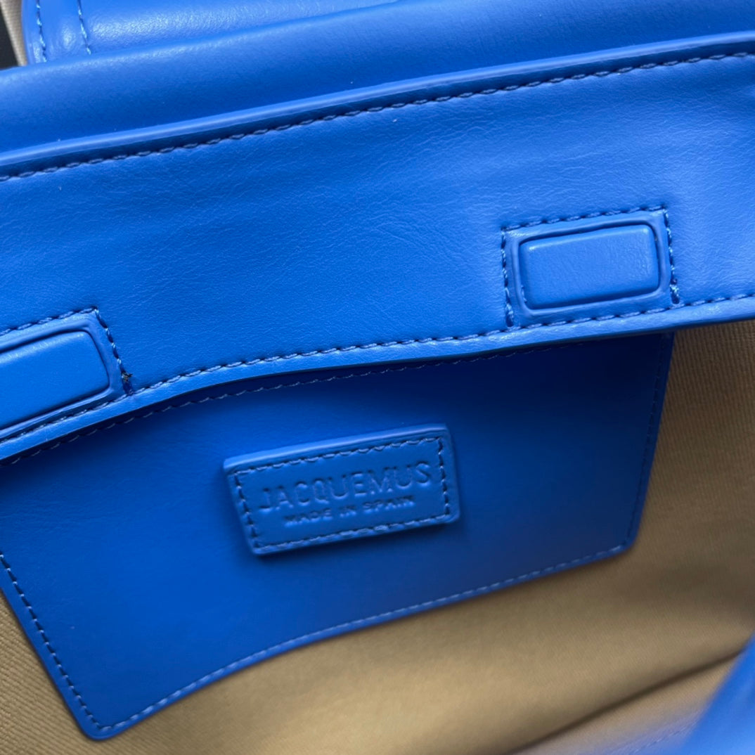 B1P36A25 Popular leather bag