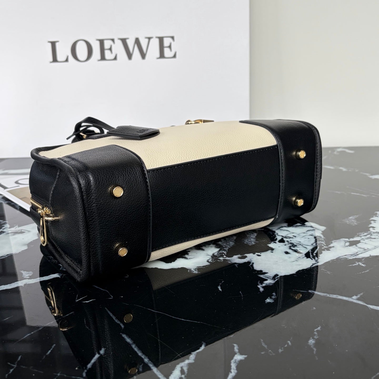 B1R66A12 Popular leather bag