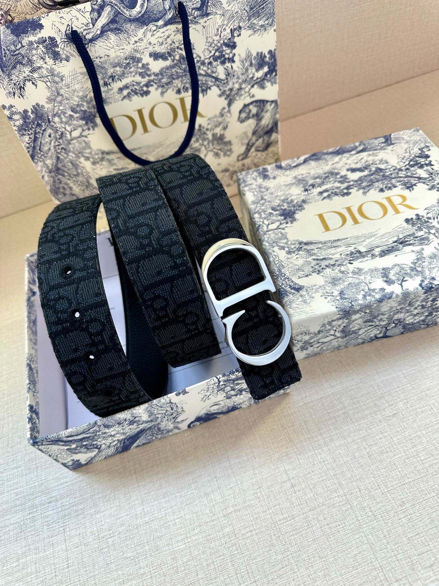 P1R55D206 Popular   High quality belt With full package