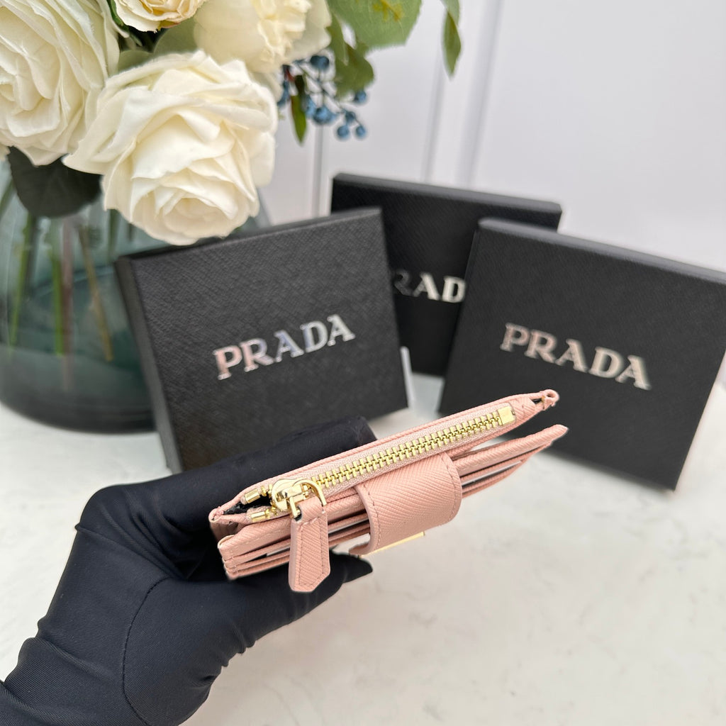 B1P36P2 Popular card holder