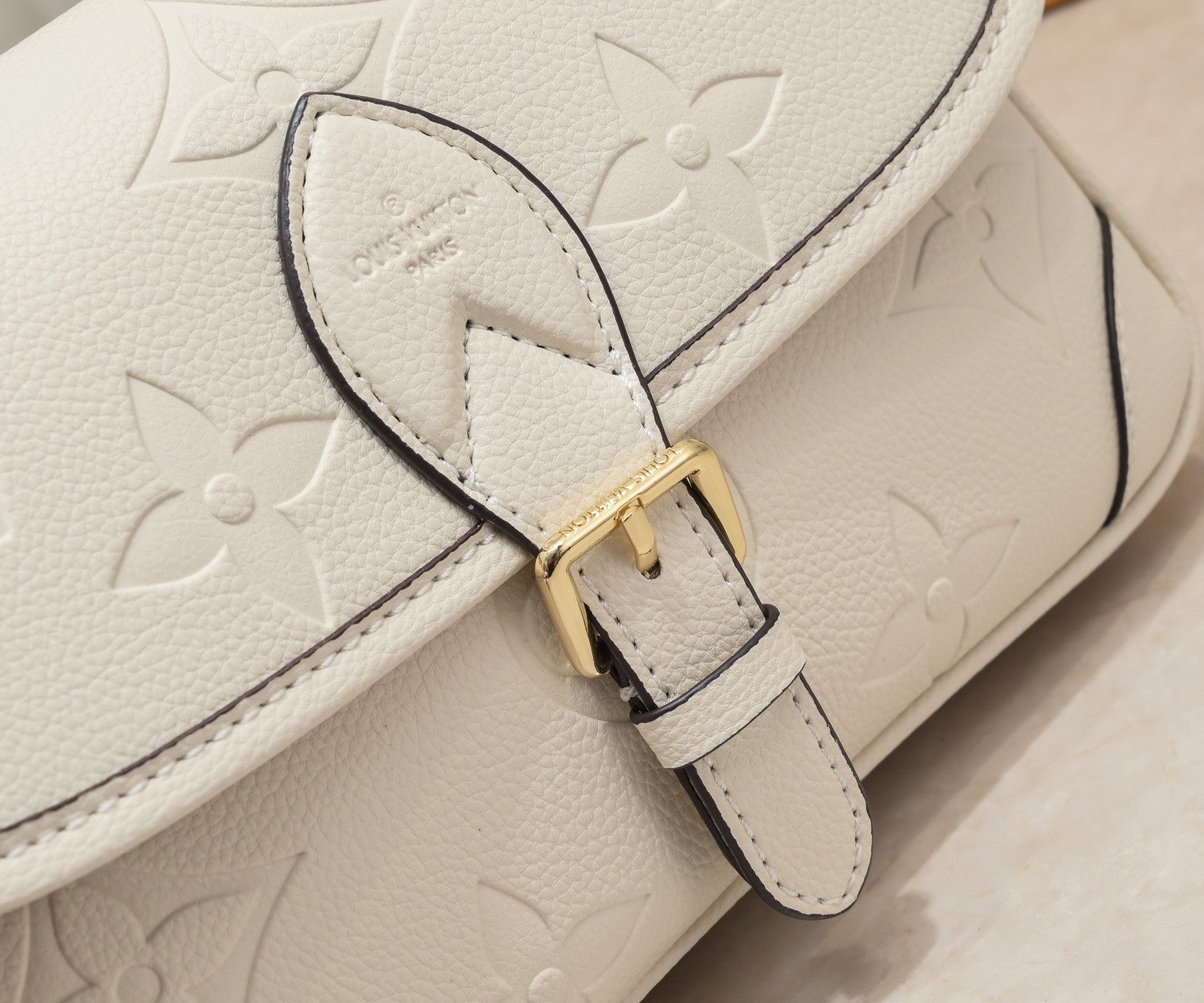 B1P36E40 Popular leather bag