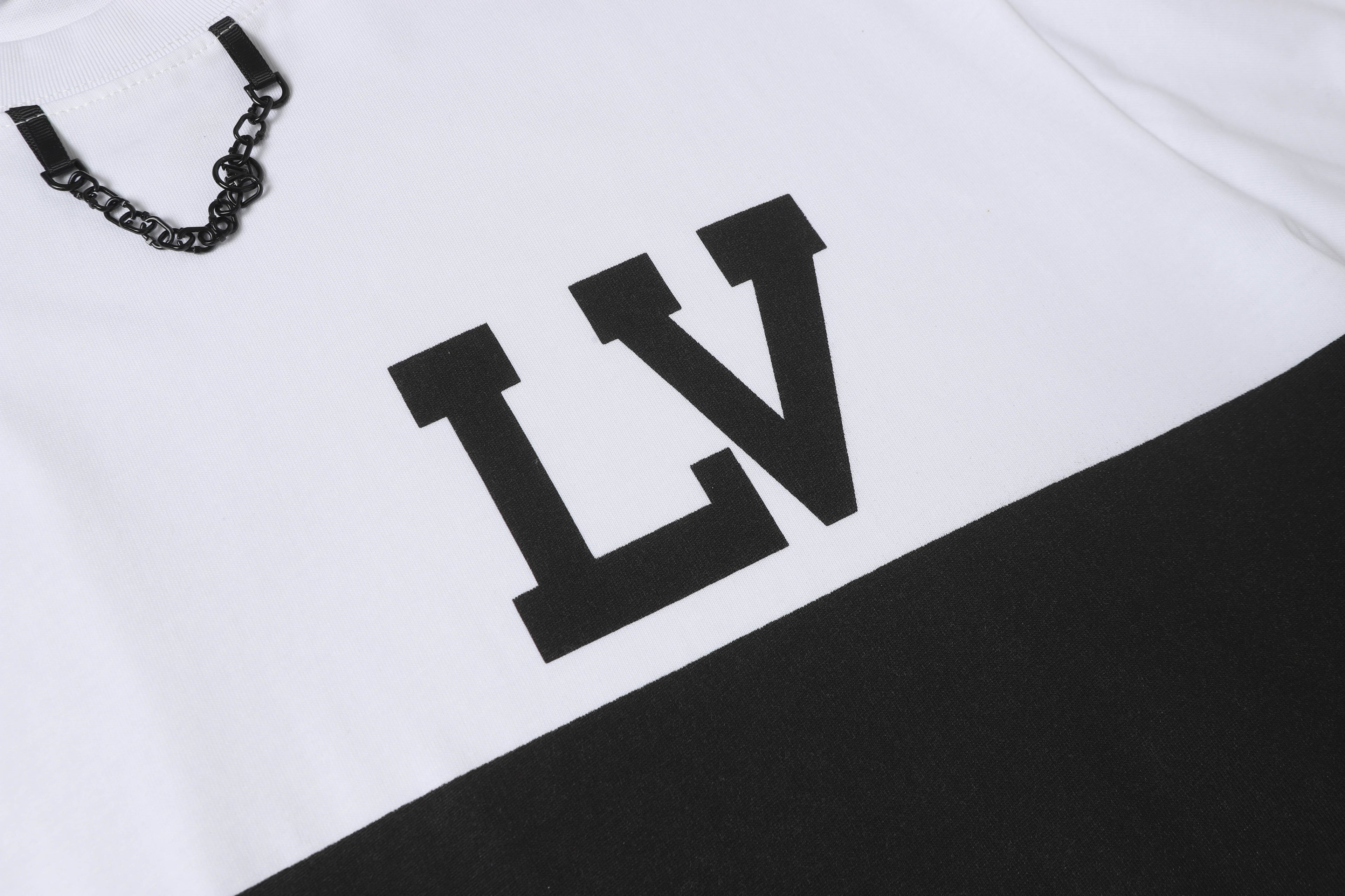 U1R45E145 Popular T-shirt