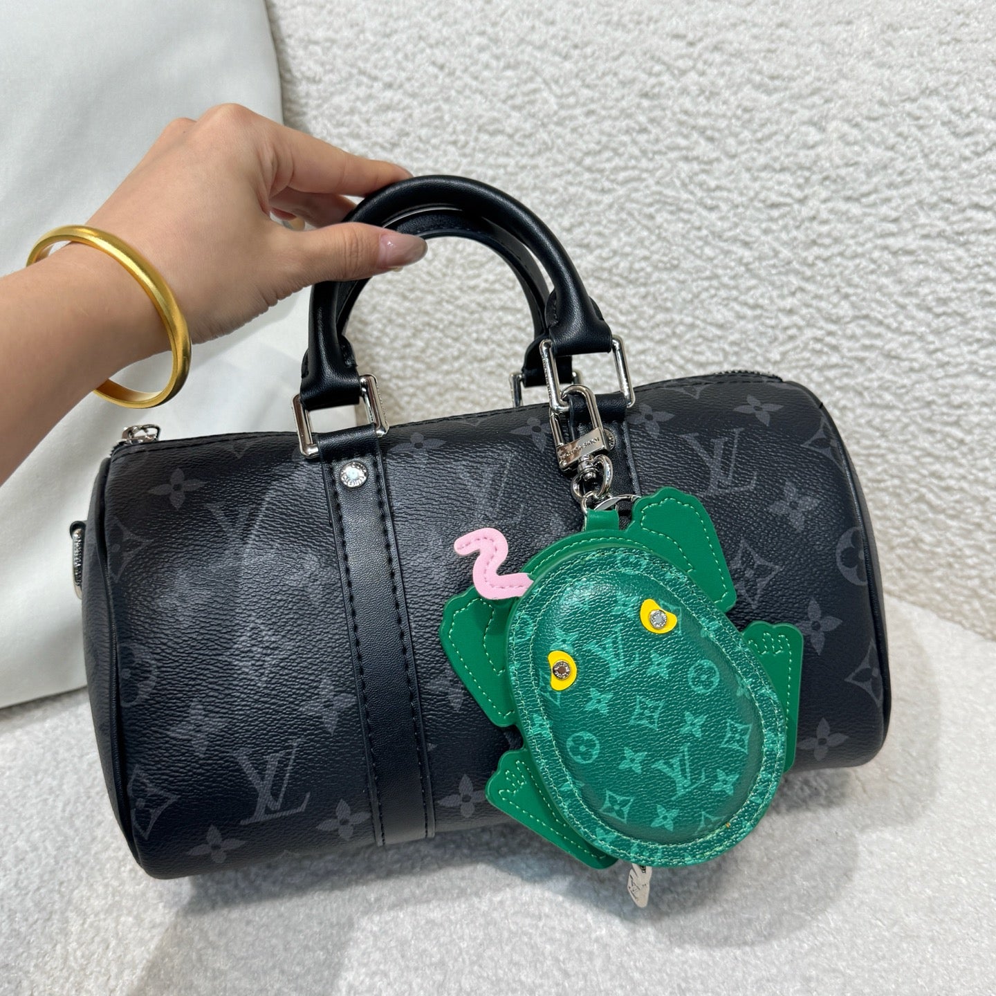A1Z105E3 Popular bag 's charms accessories