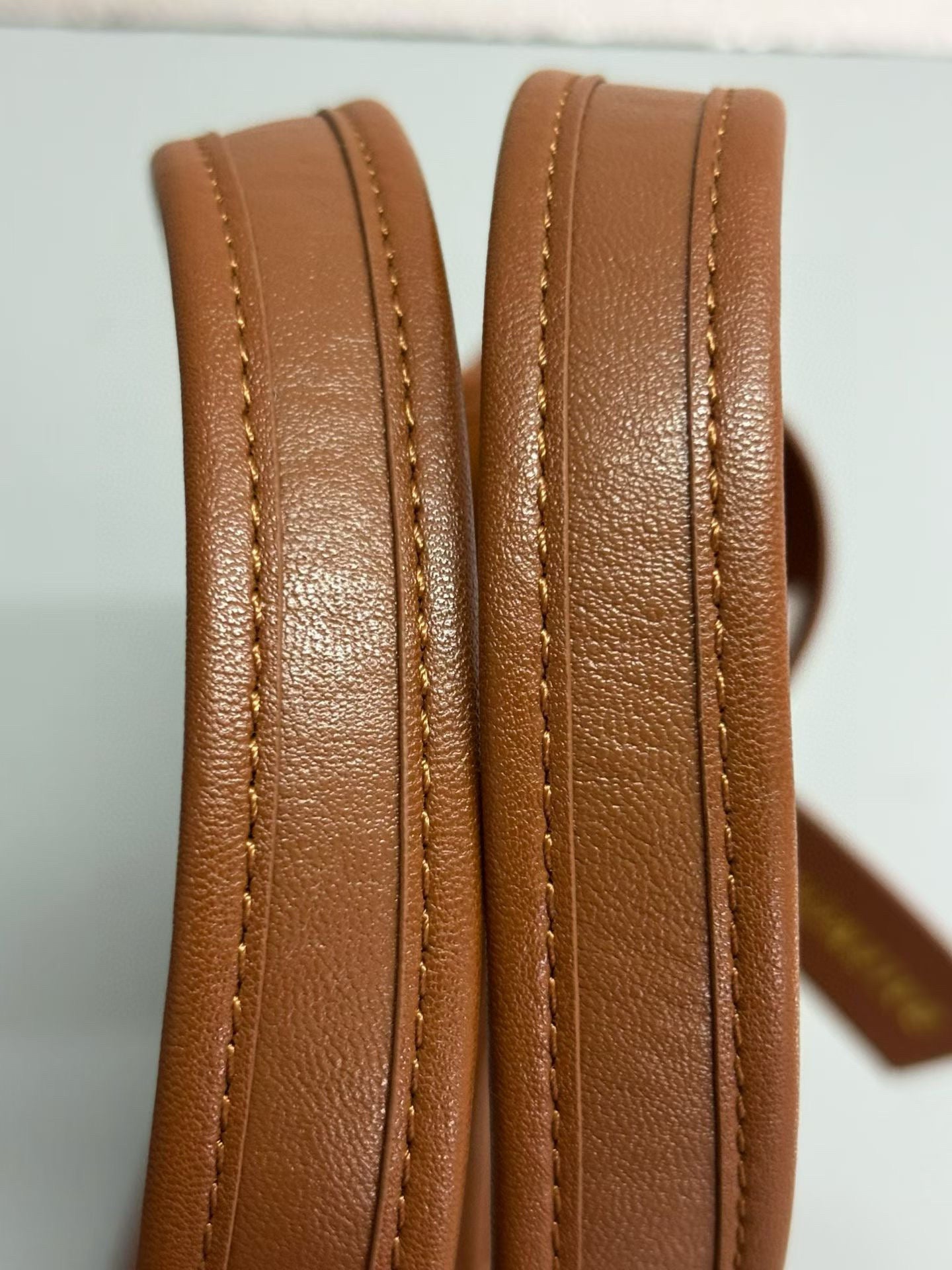 B1P46J143 Popular leather bags
