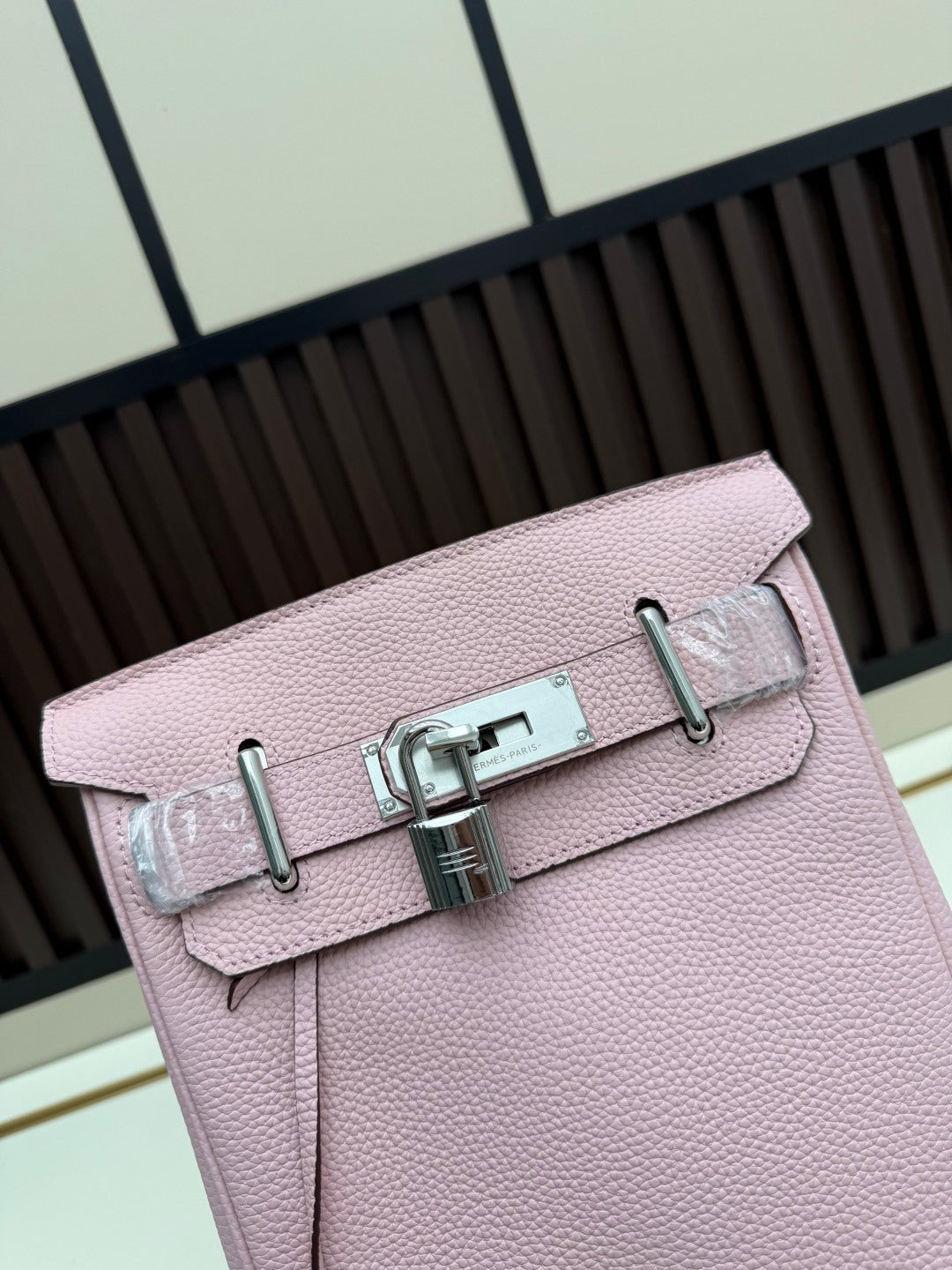 B1P36H46 Popular leather bag