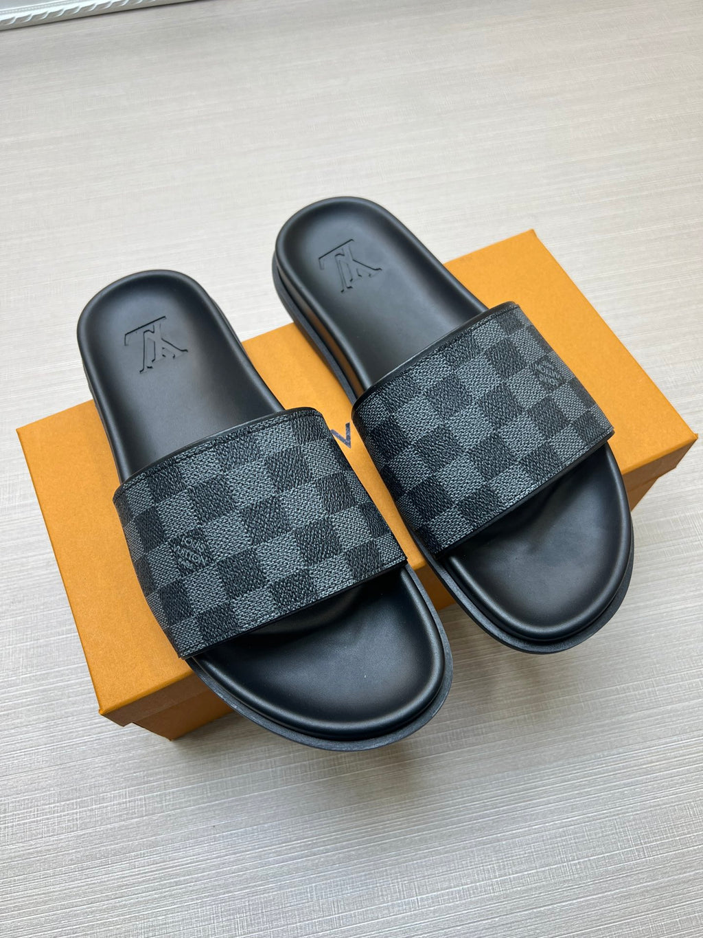 Z5ZE59 Popular slippers