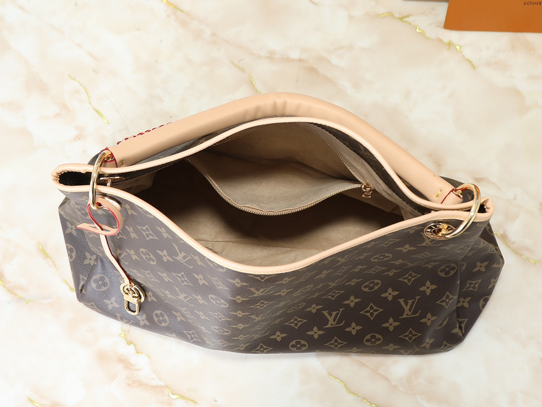 B1P46E65 Popular leather bag
