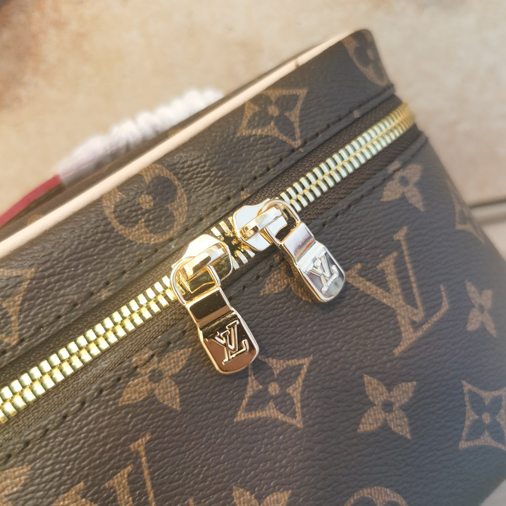 B1X34E273 Popular  leather bag 