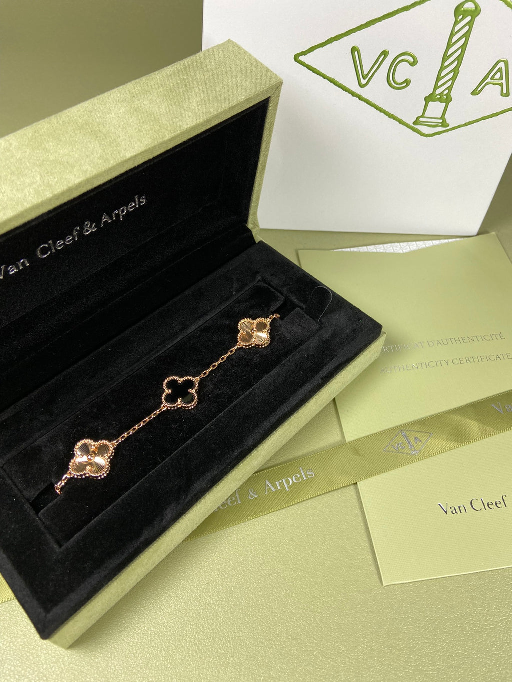 X5X94VA181K  Popular bracelets  5 flowers normal size1.5cm flower