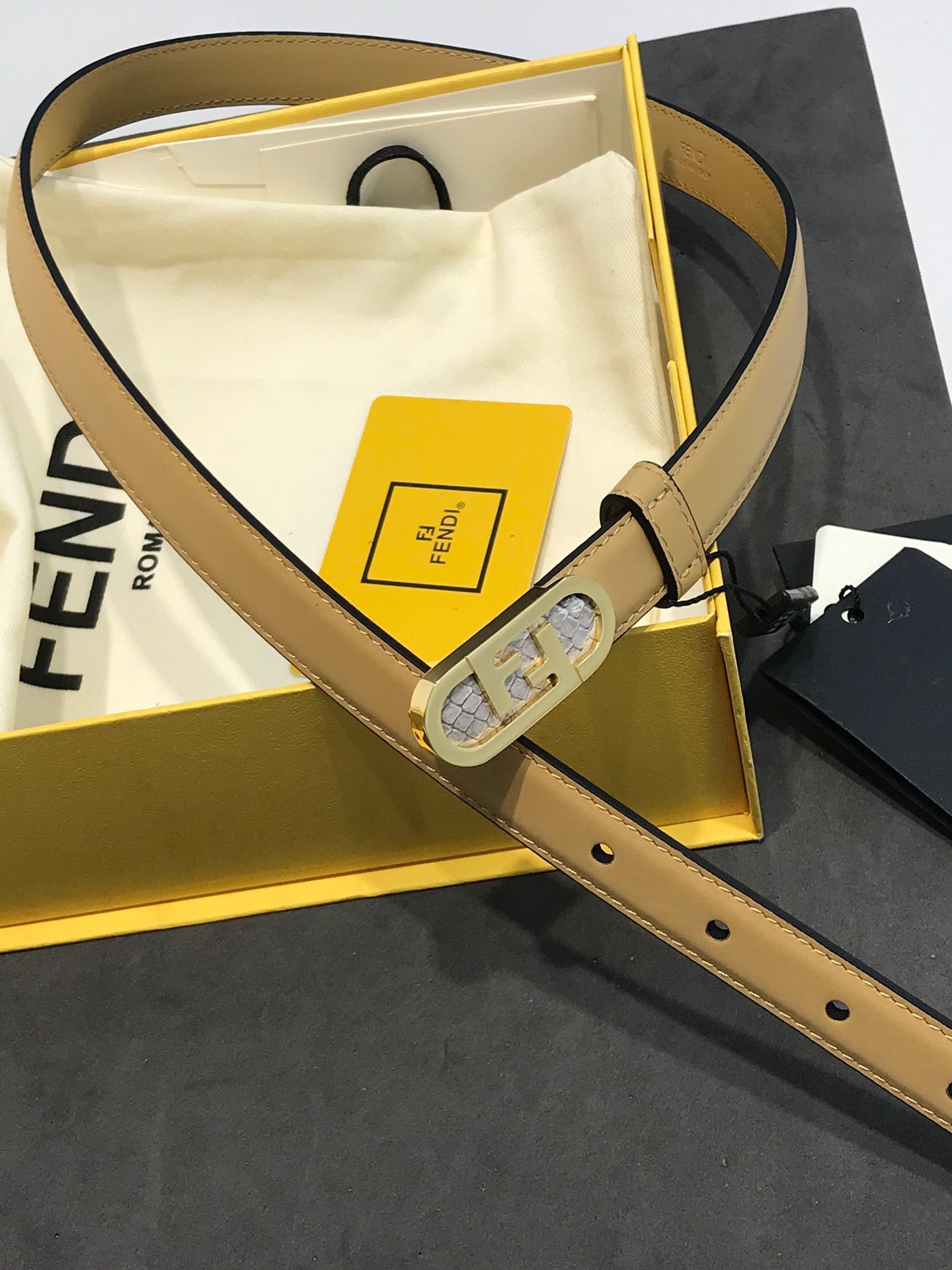 P1Q64F76 Popular  High quality belt With full package