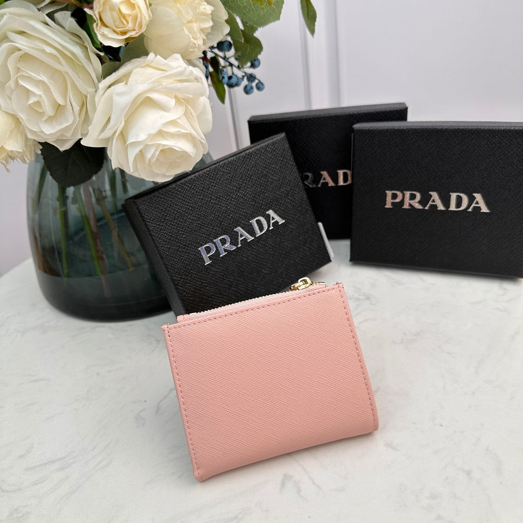 B1P36P2 Popular card holder