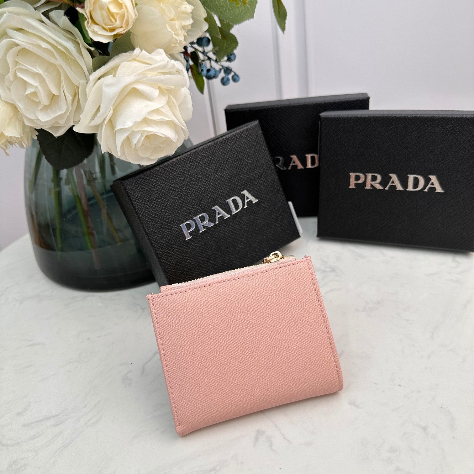 B1P36P2 Popular card holder