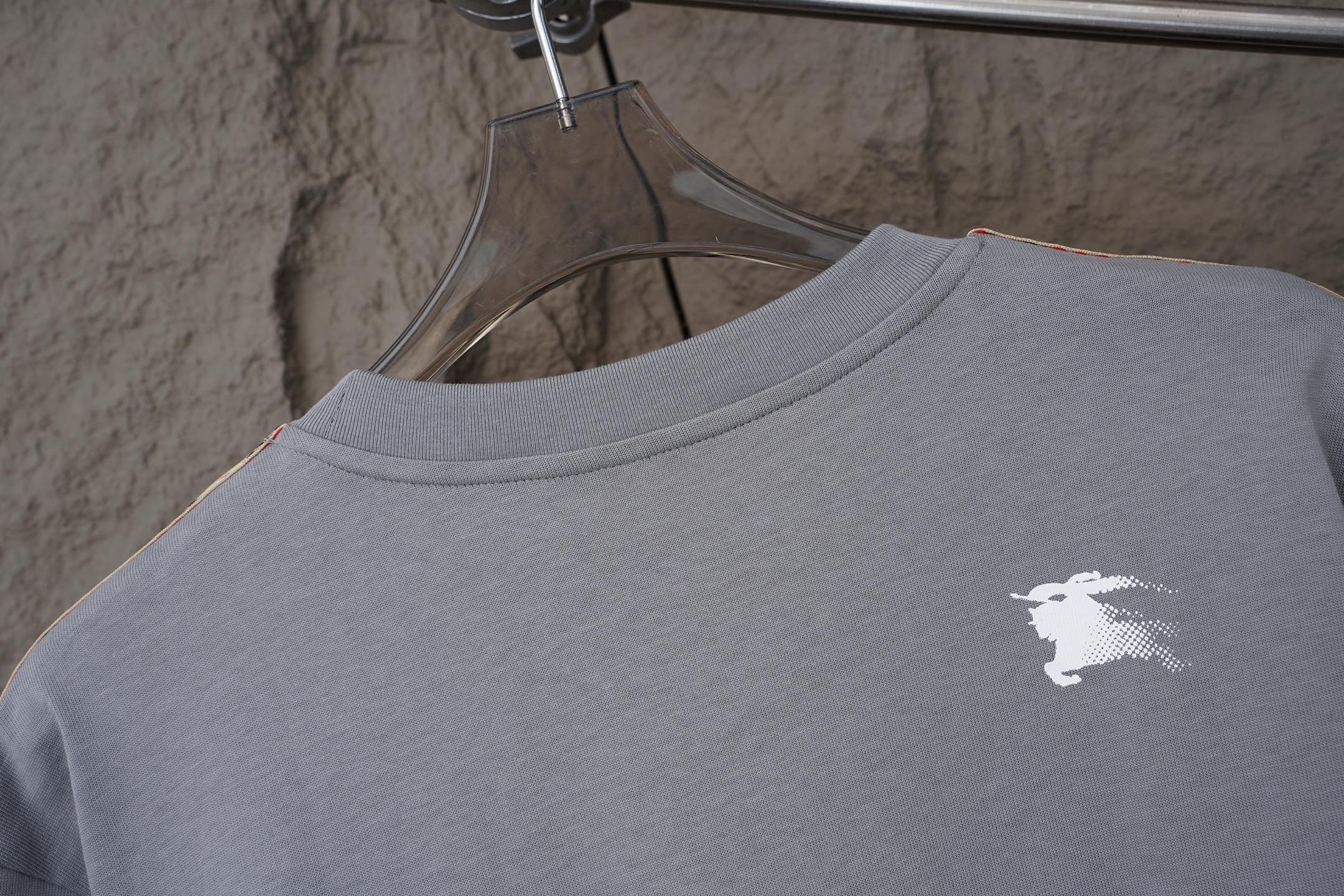 U1R86R7 Popular T-shirts