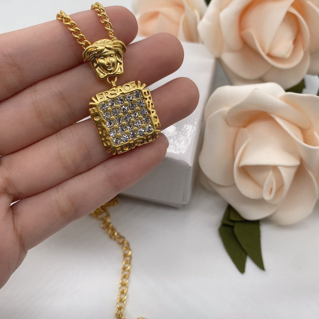 X1R75V94X Popular   Necklace