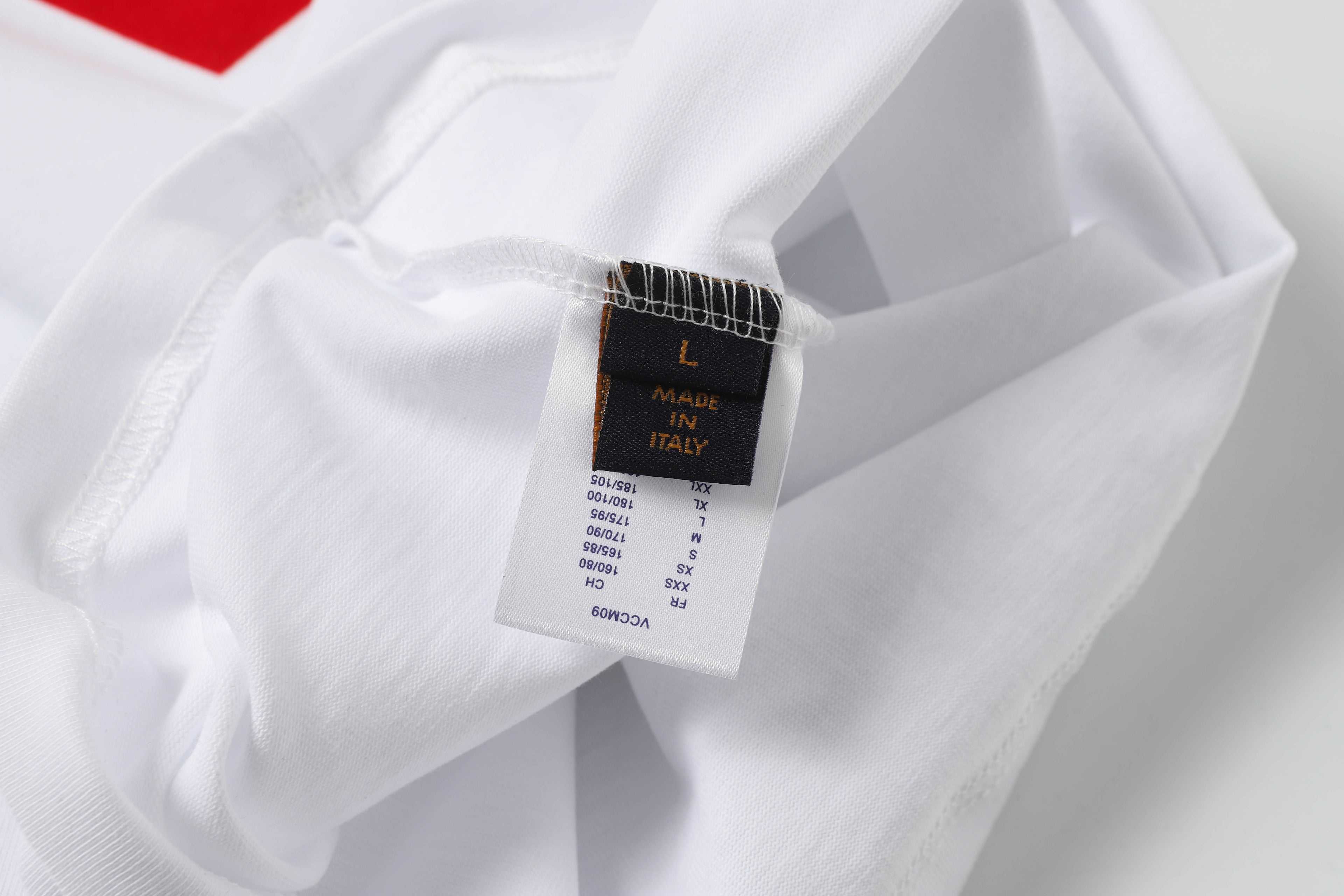 U1R45E150 Popular T-shirt