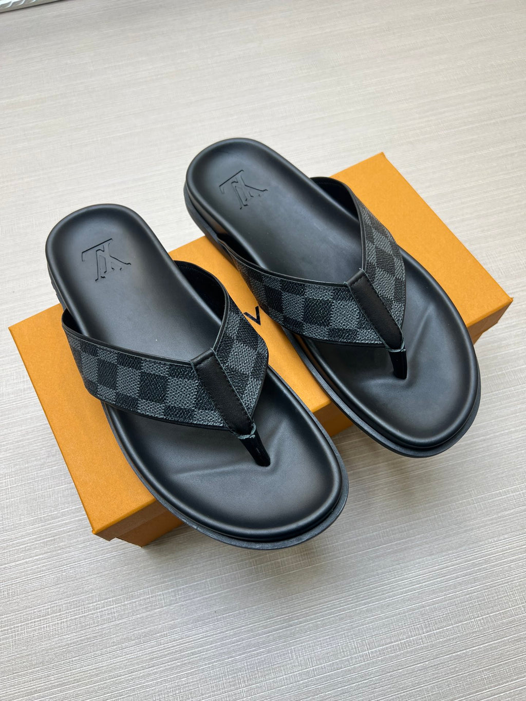 Z5ZE59 Popular slippers
