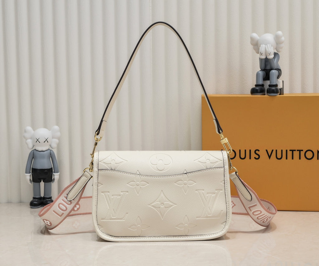 B1P36E40 Popular leather bag