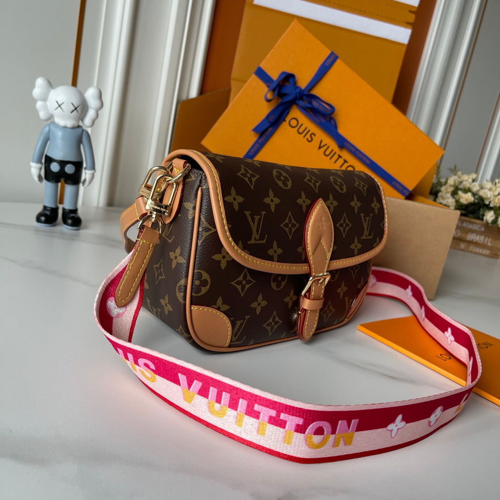 B1P36E38 Popular leather bag