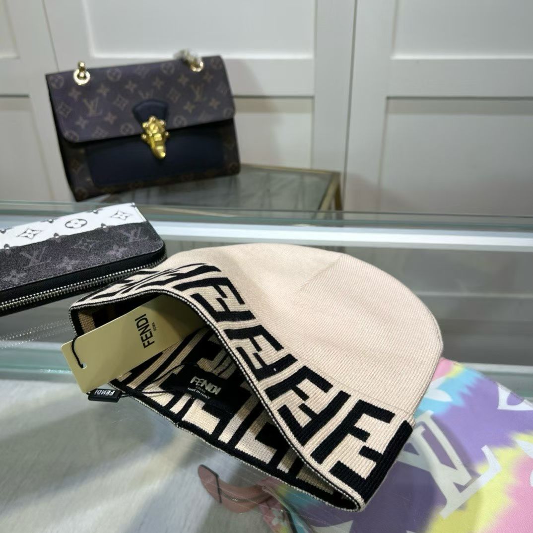 M1R86F32 Popular hats