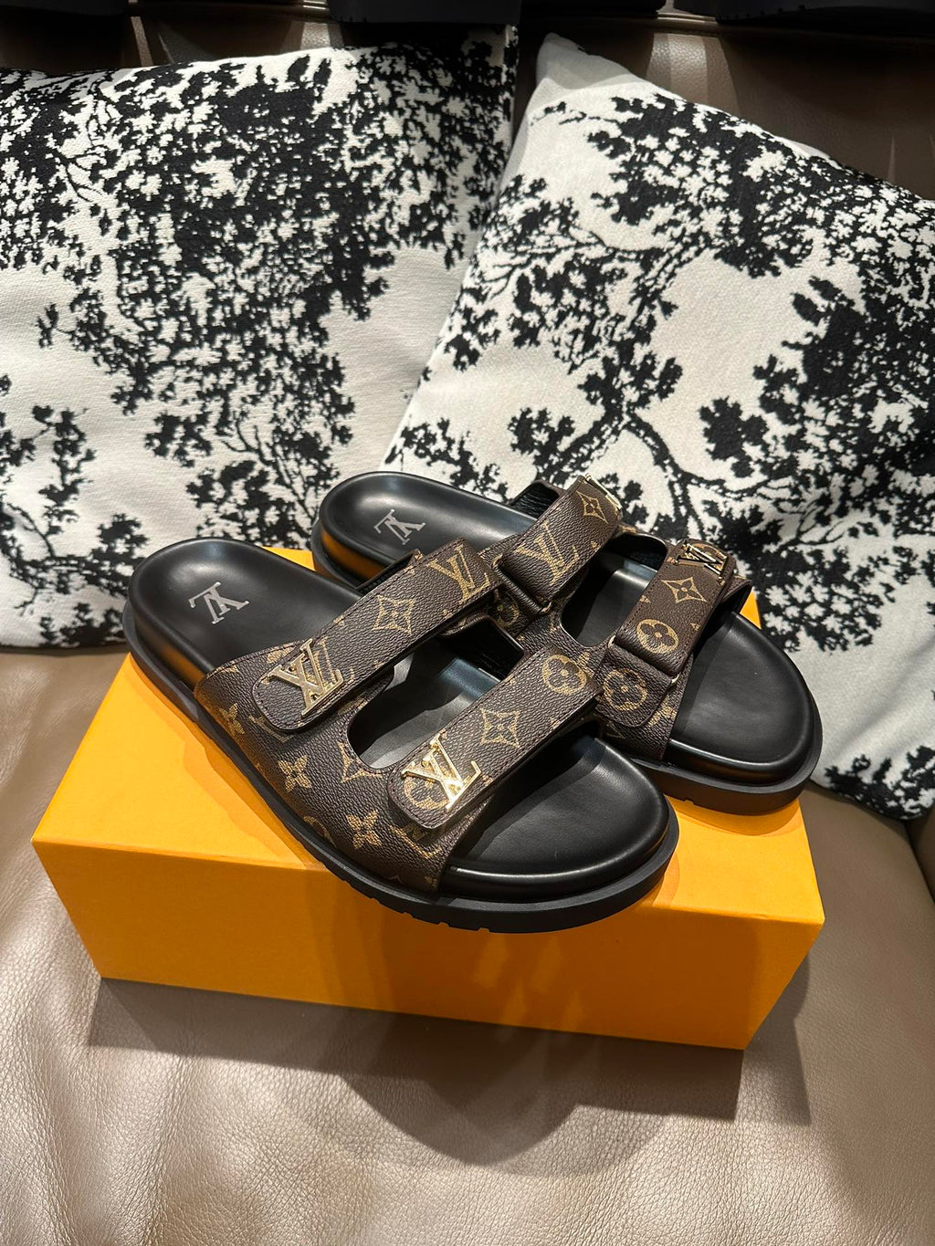 Z2Z85E29  Popular leather Shoes