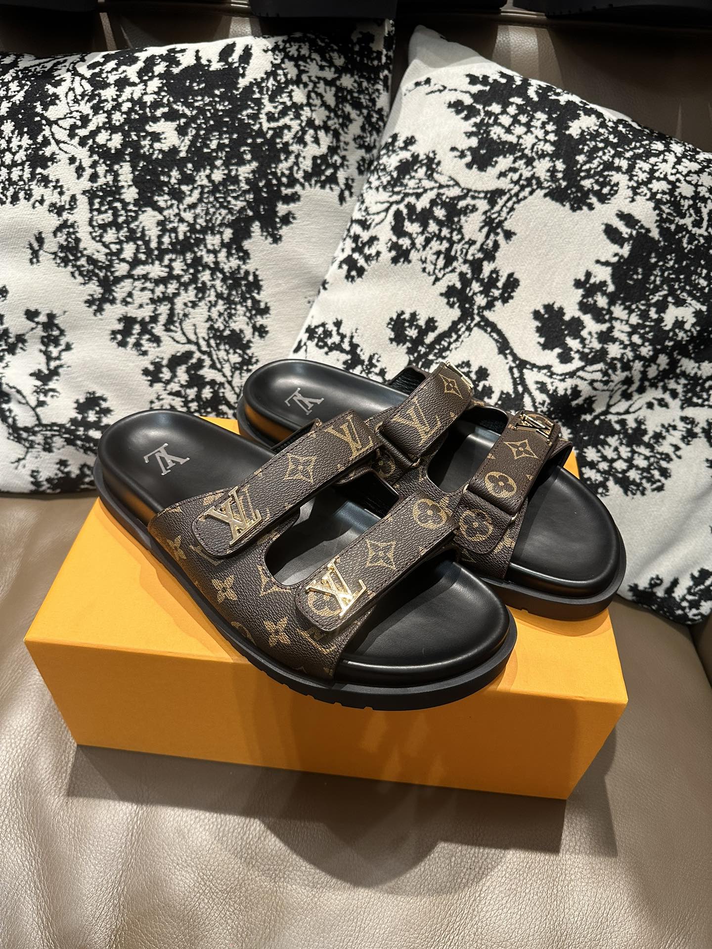 Z2Z85E29  Popular leather Shoes