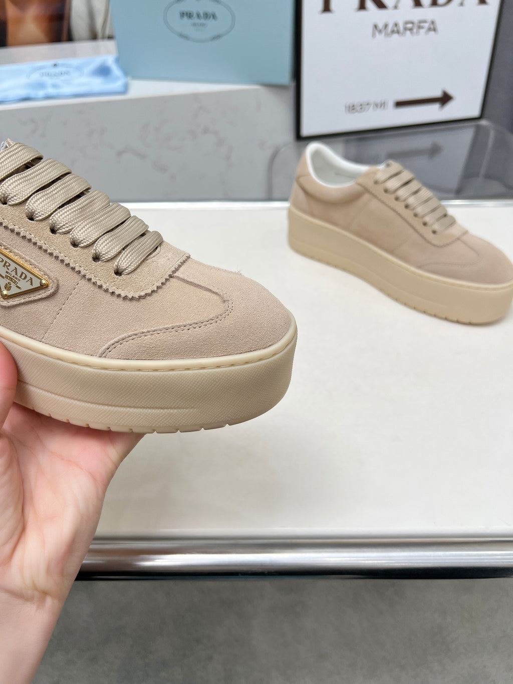 Z2Q95P109 Popular high-quality  shoes