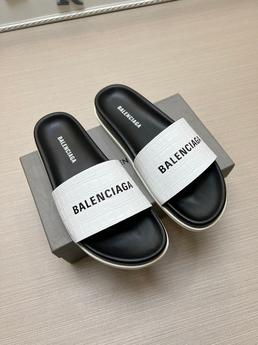 Z5ZJ99 Popular slippers