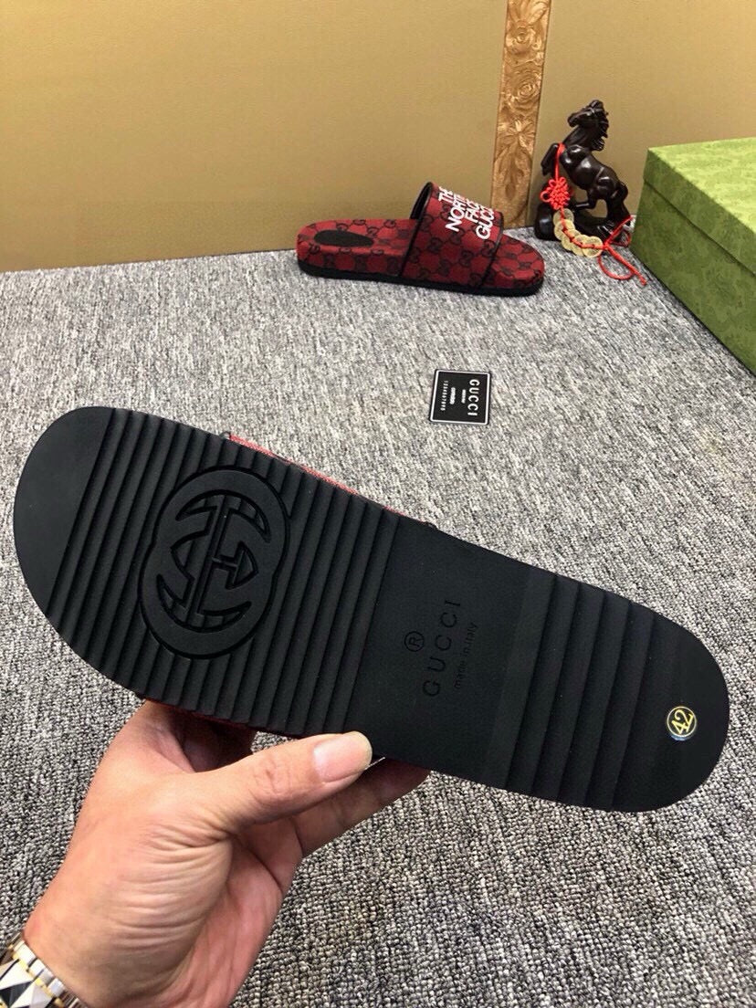 Z5R76B3 Popular Slippers